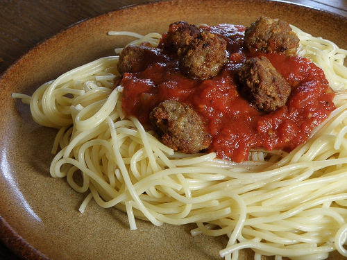 Meatballs and pasta on a plate